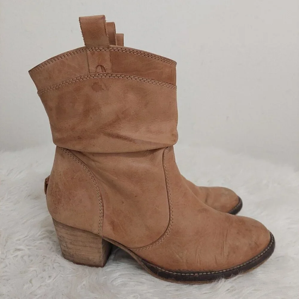 Dingo Women's Size 8.5 M Tan Leather Cowboy Western Ankle Boots‎ Distressed